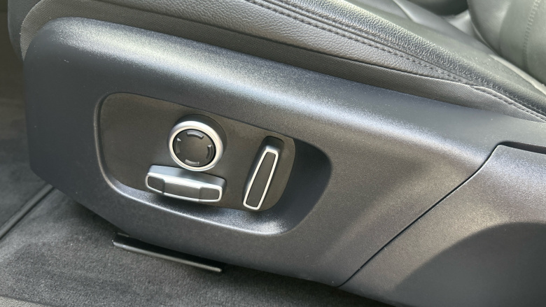 Land Rover Range Rover Evoque 1.5 P300e SE 5dr Auto Hatchback